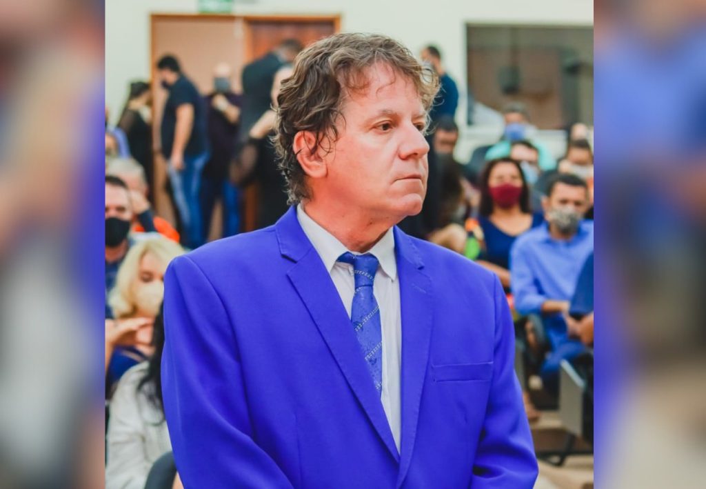 Câmara abre processo de impeachment contra prefeito por receber salário de R$ 144 mil em um mês