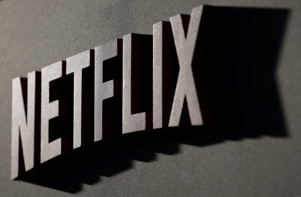 Warner Bros. Discovery negocia venda exclusiva para Netflix após empresa fazer maior proposta, diz agência
