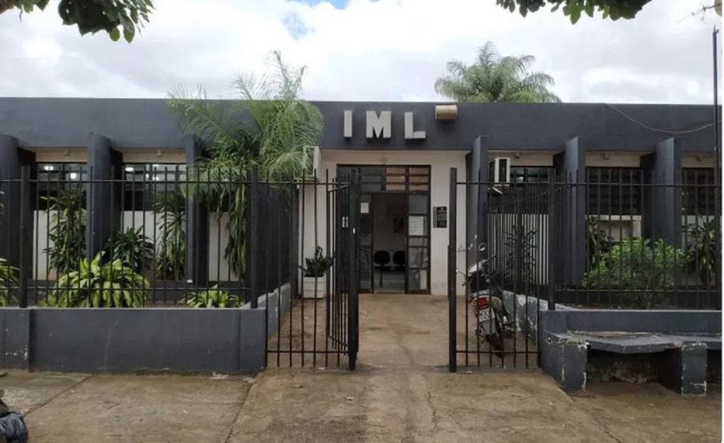 Homem e criança morrem após acidente entre carro e moto na BR-153