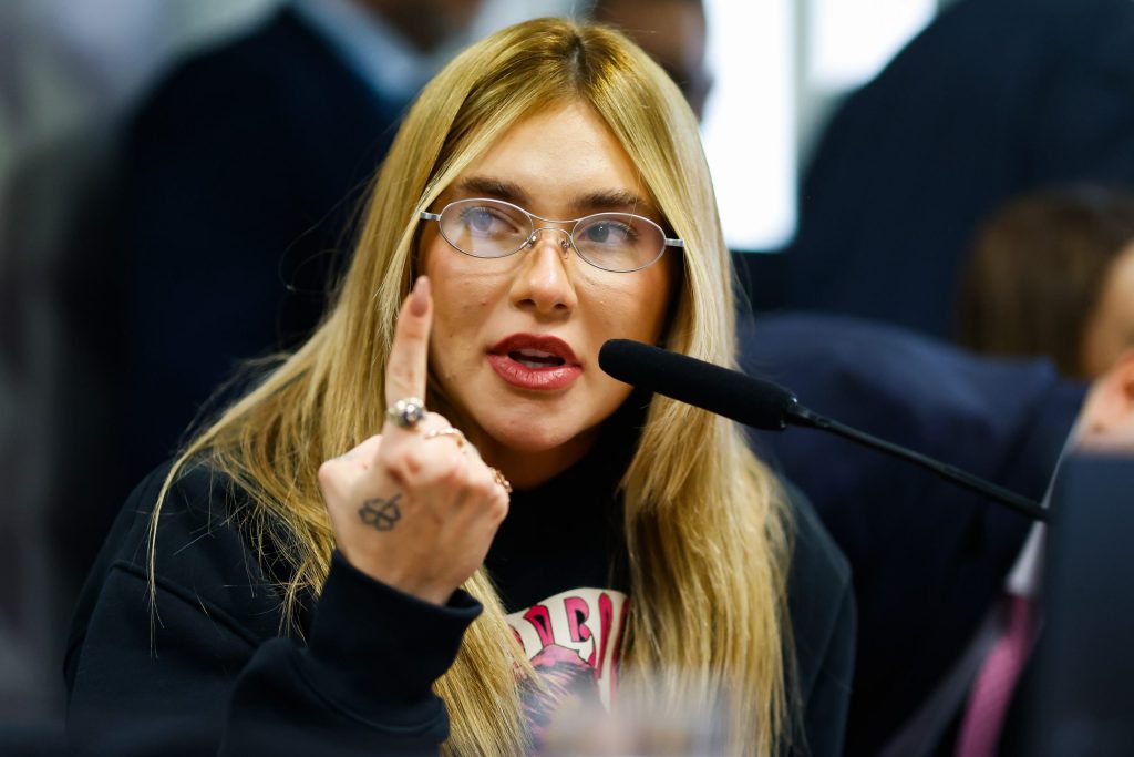 Virgínia desabafa após ser xingada no Maracanã: ‘Me senti acuada’