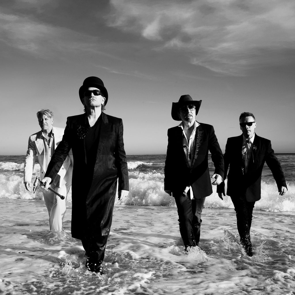 U2 anuncia ‘Carnaval de Luz’, álbum que tem Rosalía e dueto póstumo com Dolly Parton